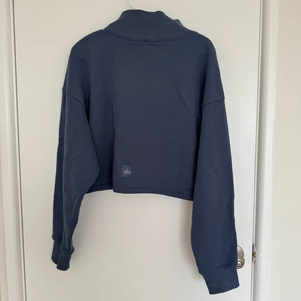 ALO Yoga Cropped Serenity Coverup in Bluestone Size L